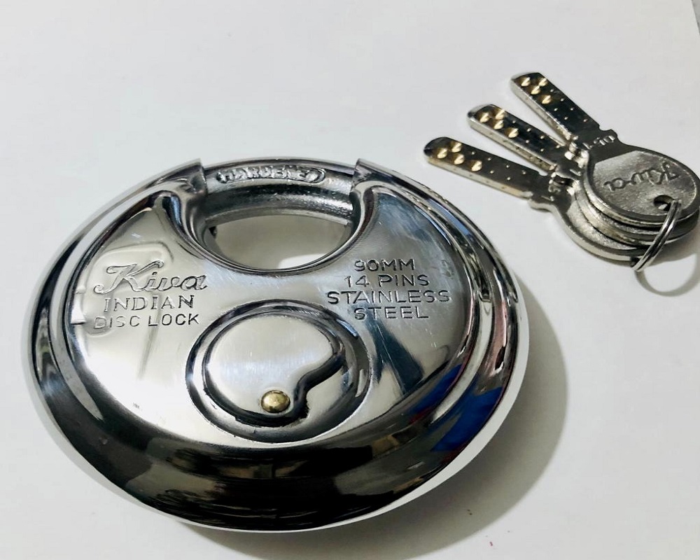 Lock 14 pins in steel body with hardened shakle (90mm)